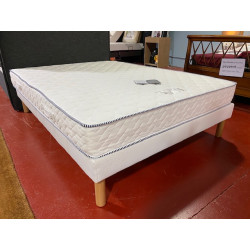 Matelas 140*190 CM D30 BELLE EPAISSEUR à emporter ou livré Lara confort FERME antiallergie coutil stretch. airbnb