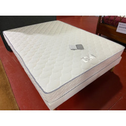 Matelas 140*190 CM D30 BELLE EPAISSEUR à emporter ou livré Lara confort FERME antiallergie coutil stretch. airbnb