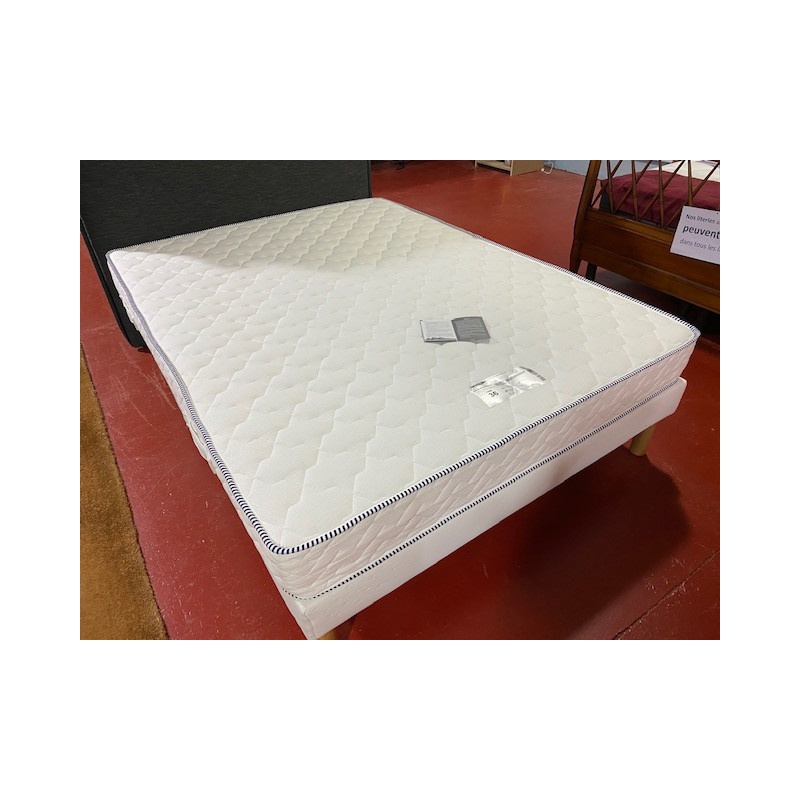 Matelas 180*200 CM D30 BELLE EPAISSEUR à emporter ou livré Lara confort FERME antiallergie coutil stretch. airbnb