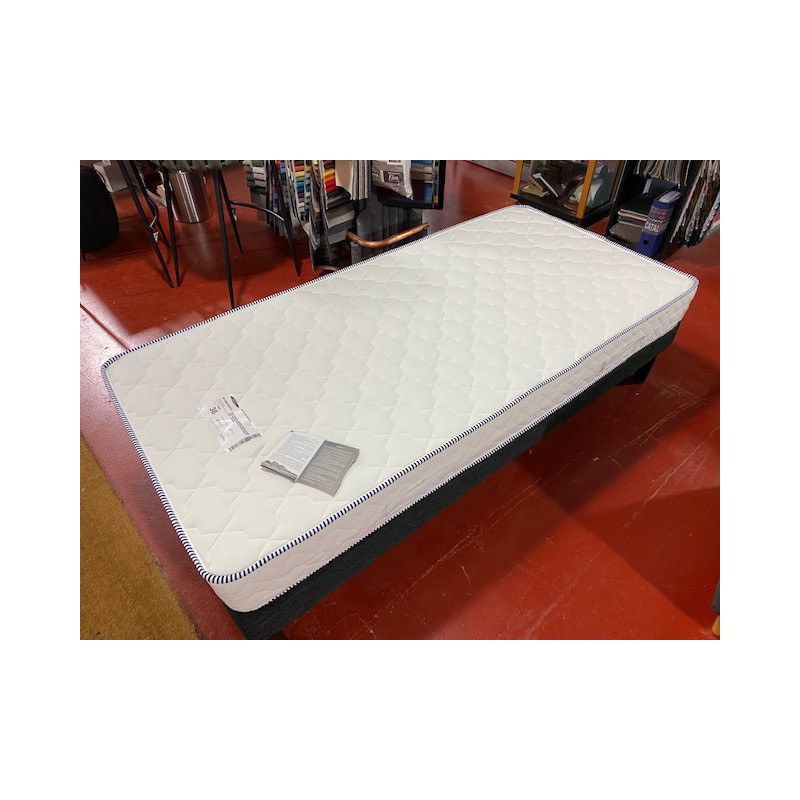 Matelas 90*190 CM D30 BELLE EPAISSEUR à emporter ou livré Lara confort FERME antiallergie coutil stretch. airbnb